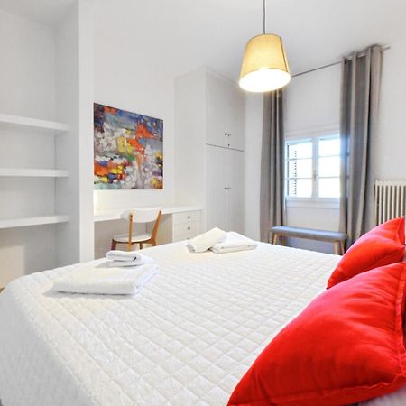 Amazing 2 Bedroom Apartment Overlooking The Marina Of Vourkárion Exteriör bild
