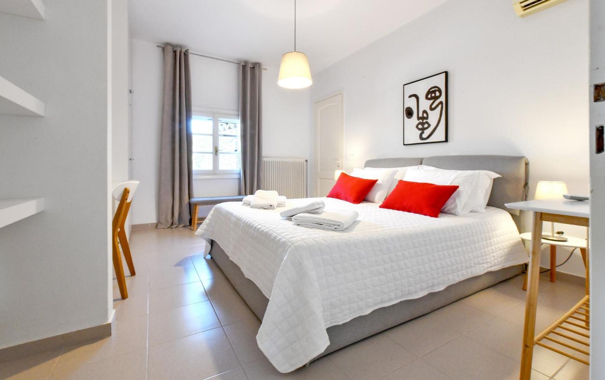 Amazing 2 Bedroom Apartment Overlooking The Marina Of Vourkárion Exteriör bild