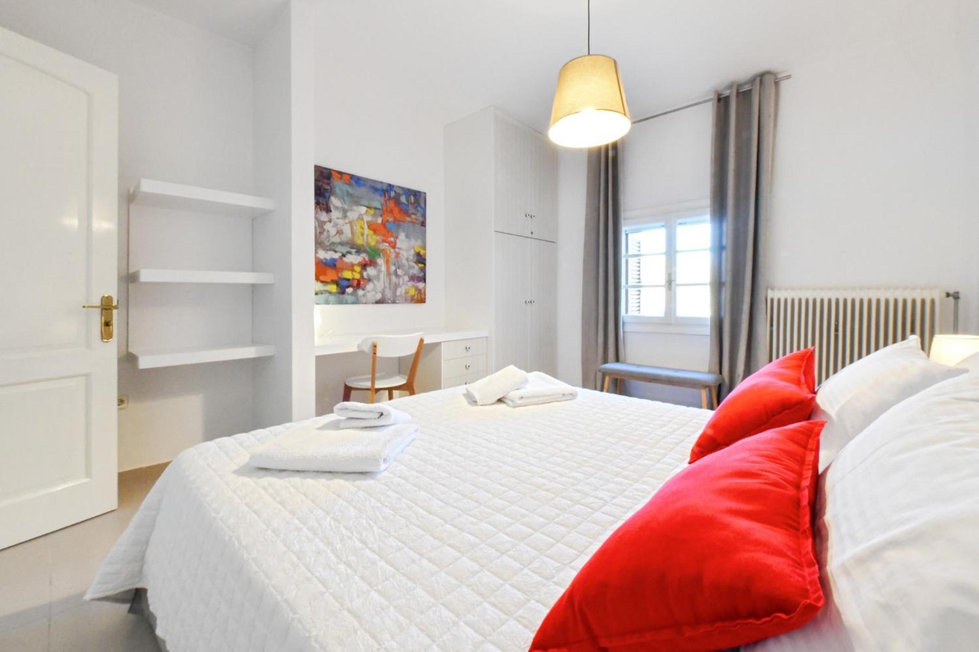 Amazing 2 Bedroom Apartment Overlooking The Marina Of Vourkárion Exteriör bild
